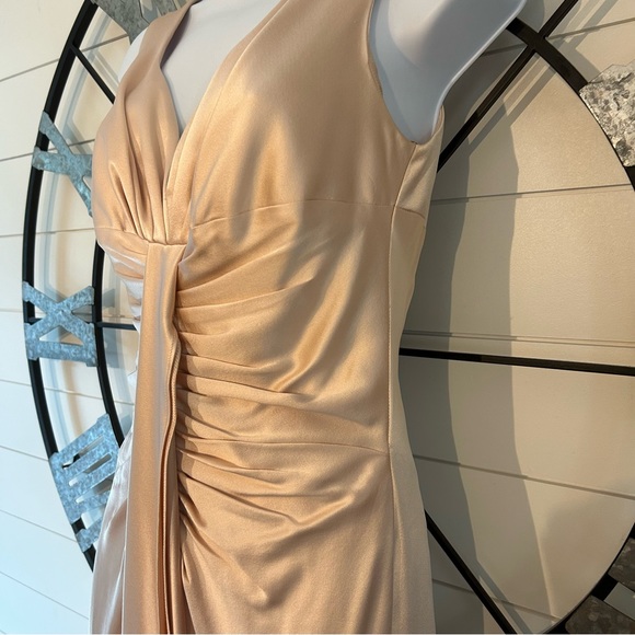 Mieka of Woodbury 100% Silk Gown - Picture 2 of 12